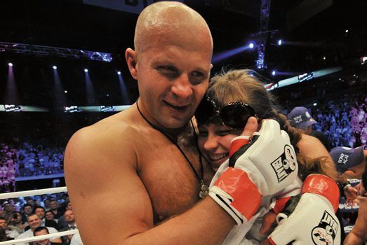 Дочь Емельяненко избили после скандала с Кадыровым