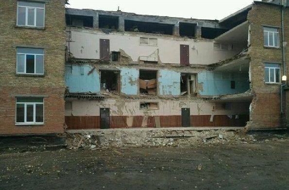 Обрушение школы в Василькове: завал разобрали Обвал школи у Василькові