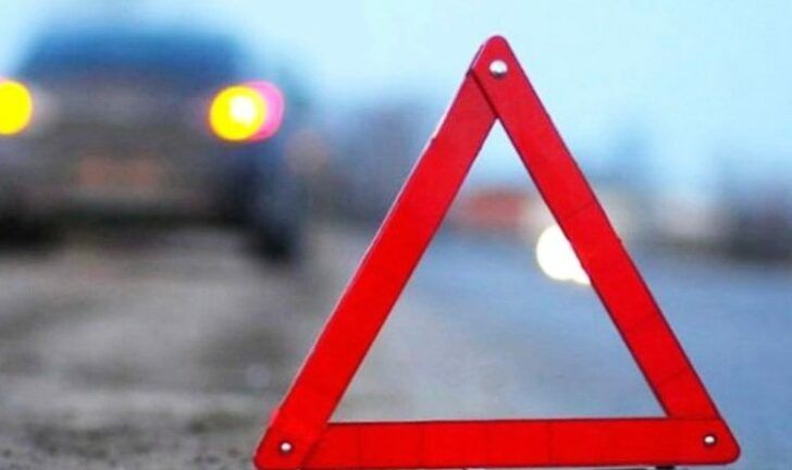 В Киеве автобус с детьми вылетел с дороги