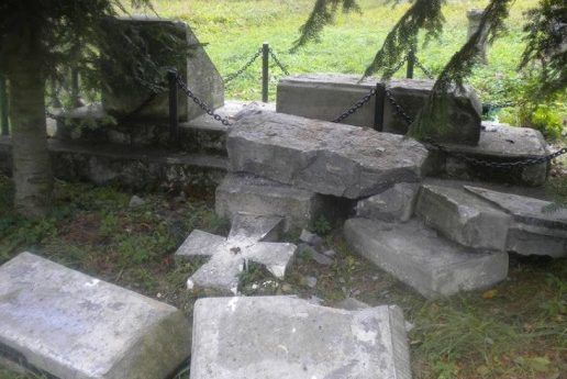 У Польщі засудили вандалів за руйнацію пам’ятника УПА
