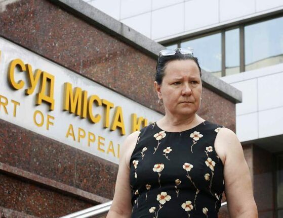 Суд отбирает у учительницы с Печерска землю, которую не отобрали рейдеры