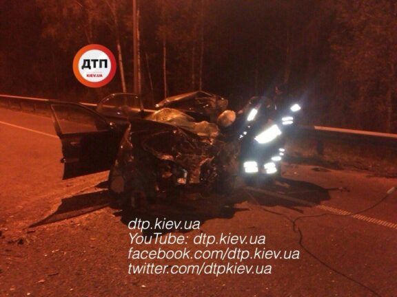 Смертельна ДТП у Ворзелі: 3 загиблих, ще 2 особи у критичному стані