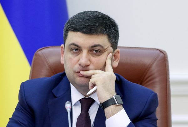 Виявити і знищити – наказ Гройсмана щодо загроз суспільному ТБ