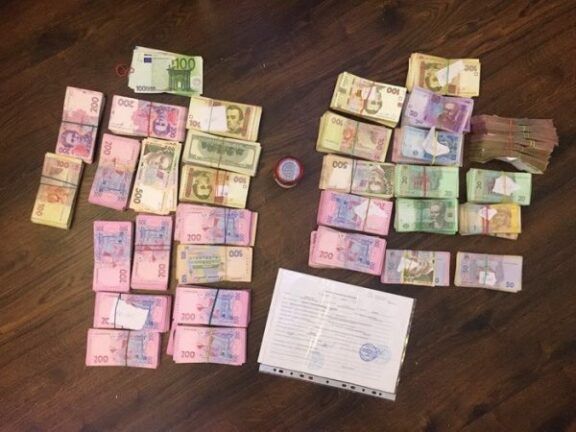 На харьковской Укрзализныце разворовали 30 млн грн