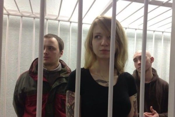 Заверуха попыталась перерезать себе горло