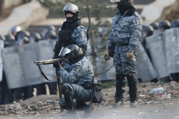 Розстріли на Майдані: 13 екс-беркутівців усунено від служби в поліції Беркут