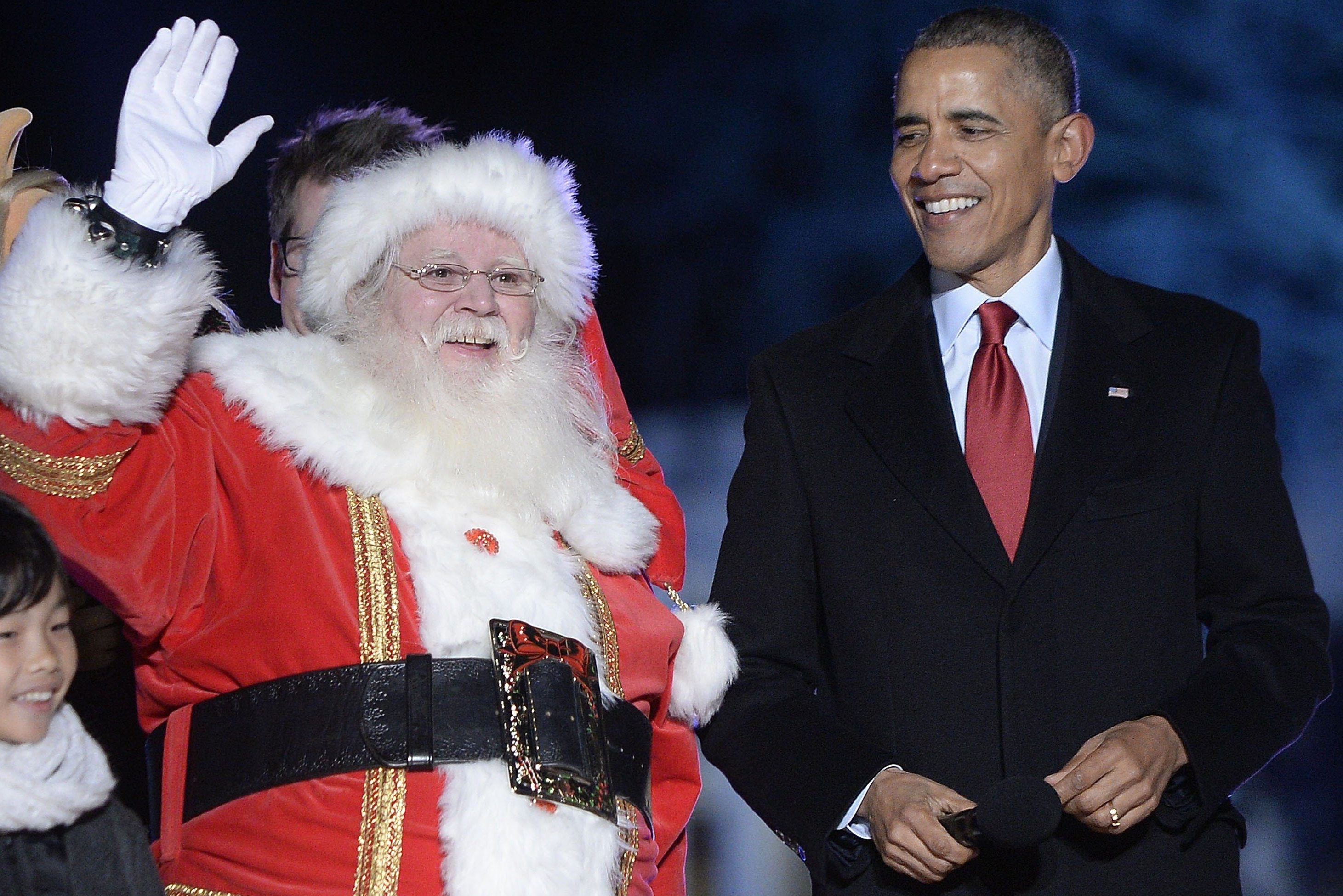 Обама заспівав Jingle bells на останній церемонії свого президентства Обама заспівав різдвяну пісню