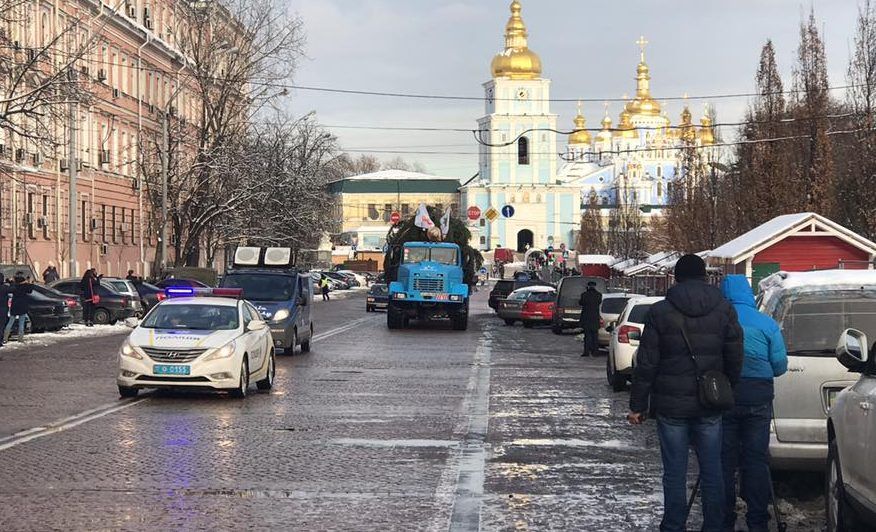 Головна ялинка на Софіївській площі Києва