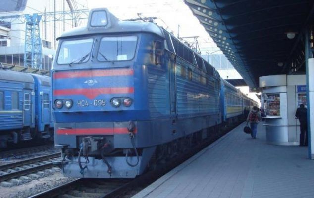 Укрзалізниця почала приймати скарги через інтернет