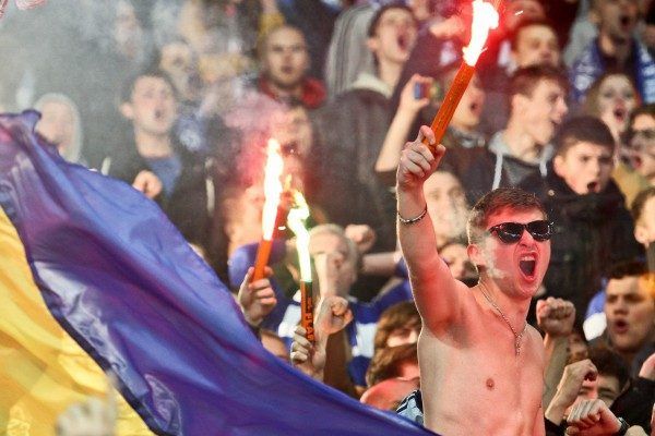 Массовая драка болельщиков в Киеве: 11 человек ранены Бійка фанатів Динамо