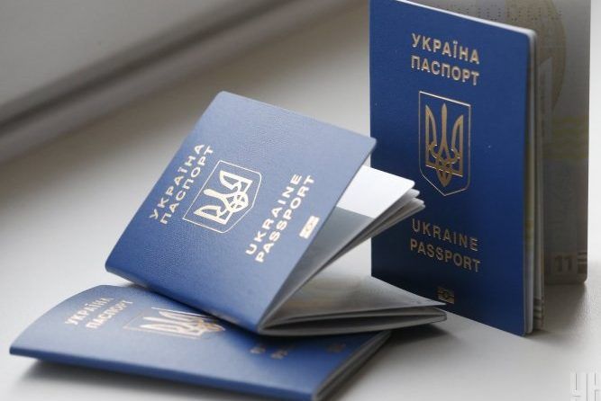 Когда и почему ЕС может отменить безвиз с Украиной