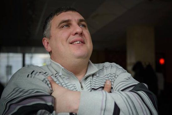Затягивали гениталии хомутом до посинения