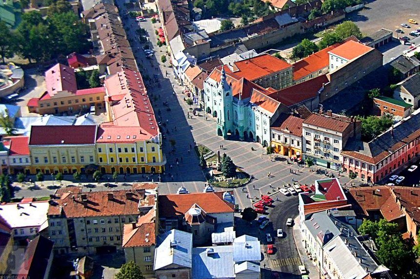 Головна вулиця Мукачева у старих фото