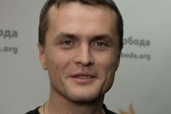 Игорь Луценко борется с политиками за место первого…