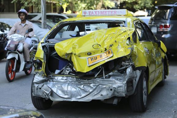 У Бангкоку п’яний водій протаранив 30 автомобілів і 6 мотоциклів