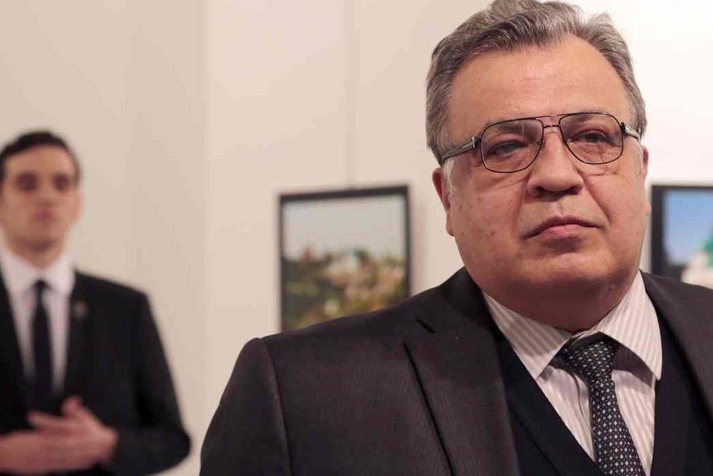 посол Карлов і вбивця