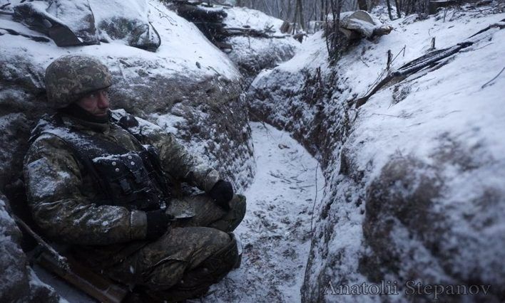 Світлодарська дуга: стрілянина, вибухи мін, до ворога Донбас