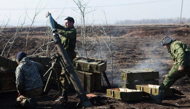 Бойовики обстрілюють сили АТО на всіх напрямках: є поранені