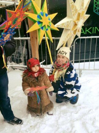 Київ святкує Різдво у національному одязі та з колядками