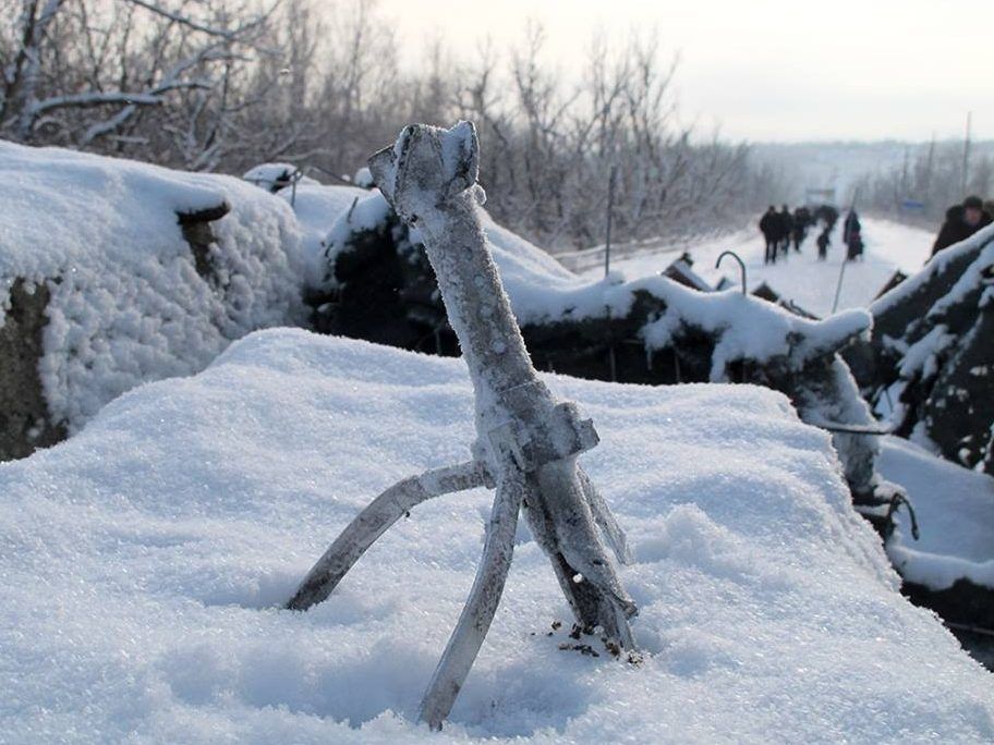 Війна на Донбасі: ворог застосував танк та БМП, є поранені Донбас