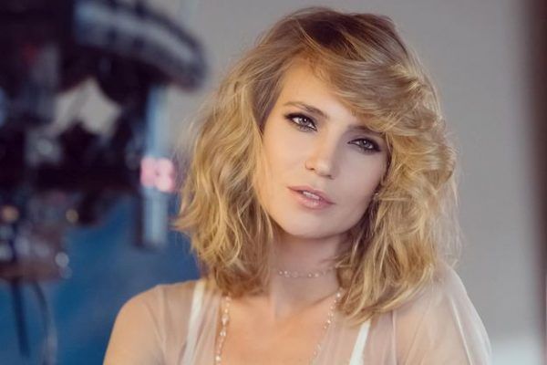 Глюкоза показала ідеальну фігуру в напівпрозорому купальнику