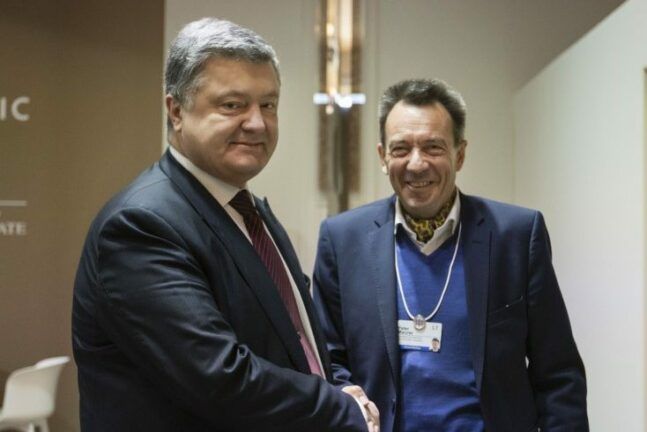 Порошенко домовився про гроші з Червоним Хрестом