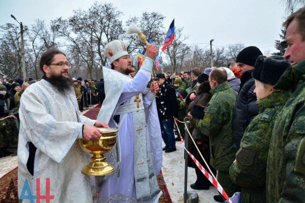 Водохреща у “ДНР”: бойовики змивають гріхи прямо на позиціях
