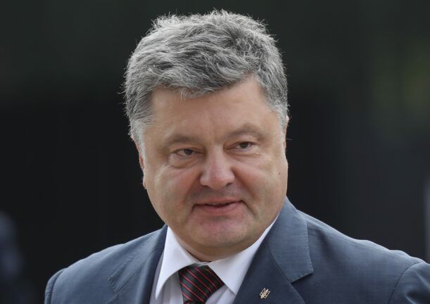 Порошенко заявил об исскуственных протестах и попытках устроить выборы