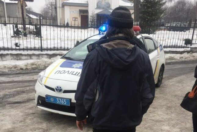 У парку Львова чоловік кілька днів показував геніталії дітям