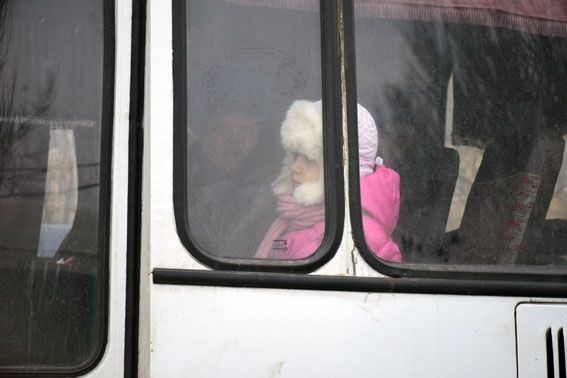 Россия ударила Градами: жертвы в Авдеевке и Новозвановке (ОНЛАЙН) Фото 2 avdiyivka-evakuatsiya-3-lyutogo
