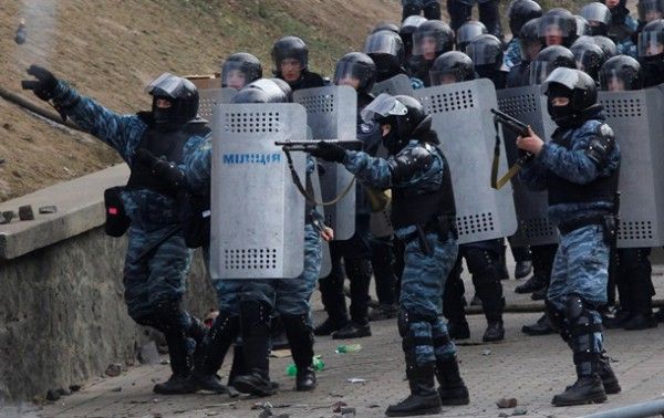 12 экс-беркутовцев стали гражданами России
