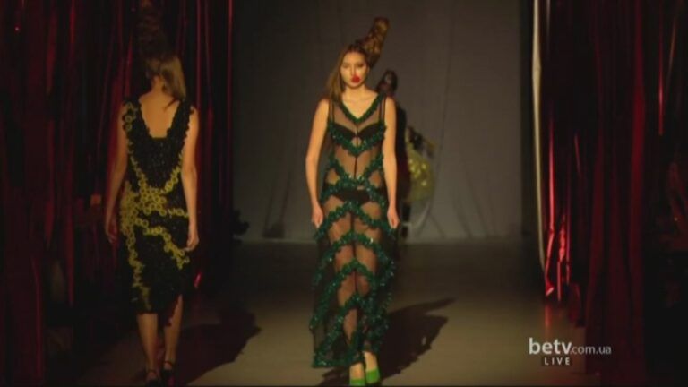 Боротьба зі СНІДом і безпечний секс: колекція Залевського на Ukrainain Fashion Week