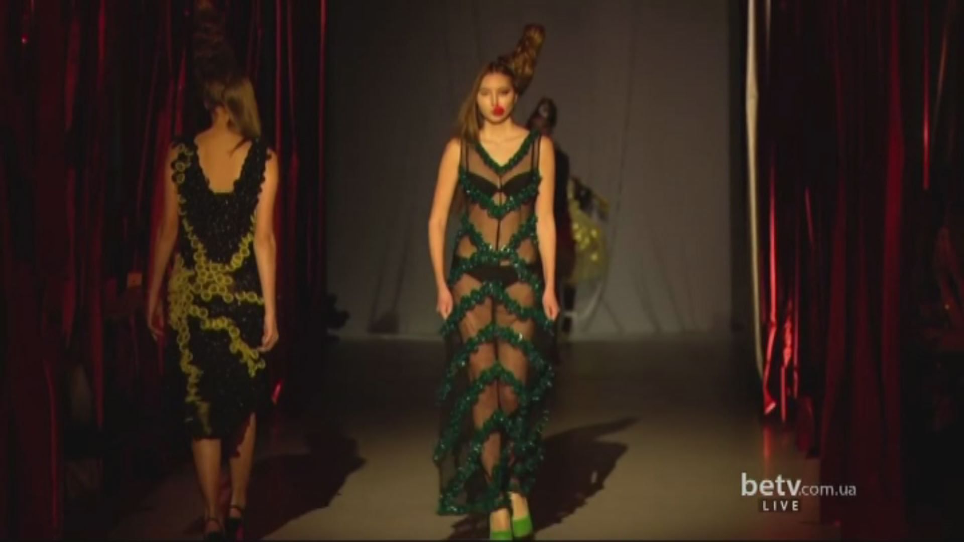Боротьба зі СНІДом і безпечний секс: колекція Залевського на Ukrainain Fashion Week