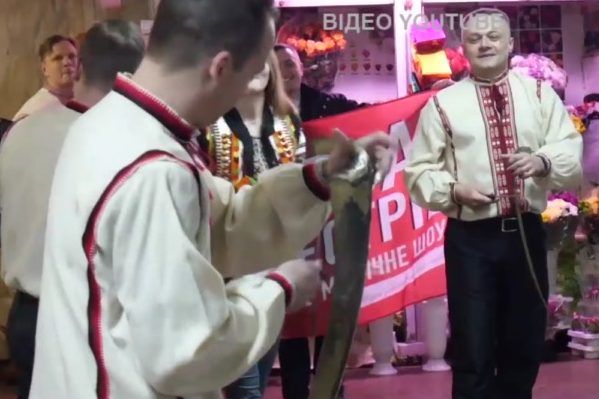 Украинский оркестр сыграл на косах эпохи Тараса Шевченко в метро
