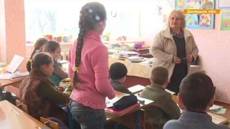 Накрыть голову до окончания обстрела. А потом дальше учиться — школьники Гранитного