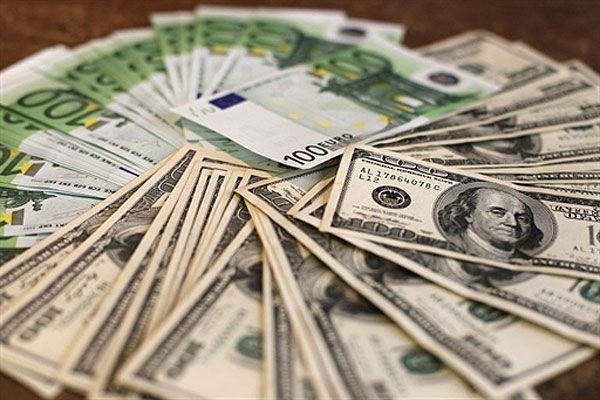 Курс валют в Украине 2 марта – доллар больше 27, евро почти 29