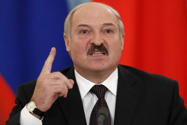 Лукашенко відмовився ставати на коліна перед Росією