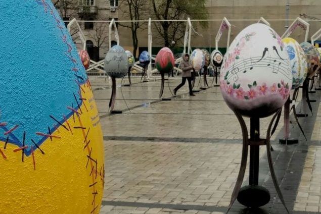 Квіти, що світяться вночі. Унікальна виставка на Софійській площі