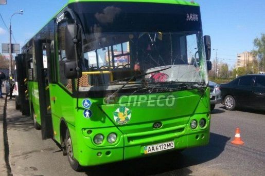 В Киеве столкнулись две маршрутки