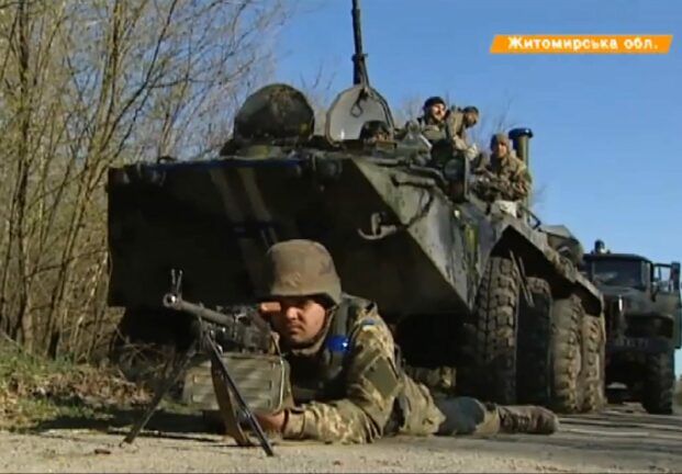 Залишитися живим, захистити побратима – бійці АТО відпрацьовують тактики наступу