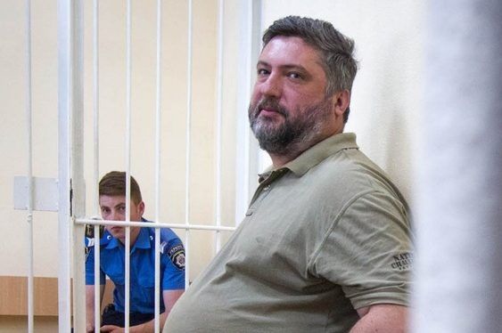 Перелому відпустили на поруки депутатів