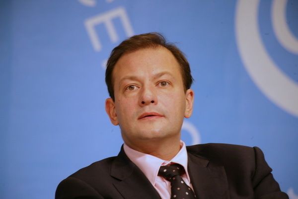 Російський телеведучий зганьбився через розповідь про