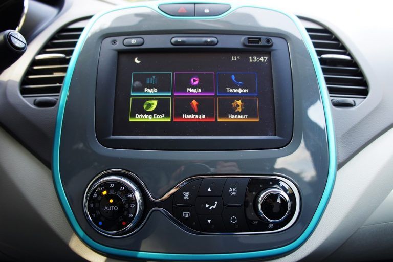 Тест-драйв Renault Captur: “смарт-квартира” на колесах Фото 10