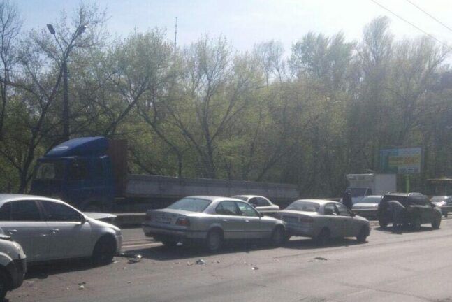 Масштабна ДТП у Києві: зіткнулися 5 автомобілів