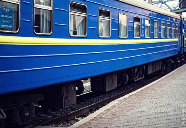 Укрзалізниця призначила 23 додаткові потяги до травневих свят