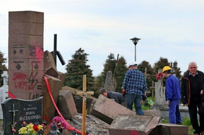 Реакція України на руйнування пам’ятника воїнам УПА