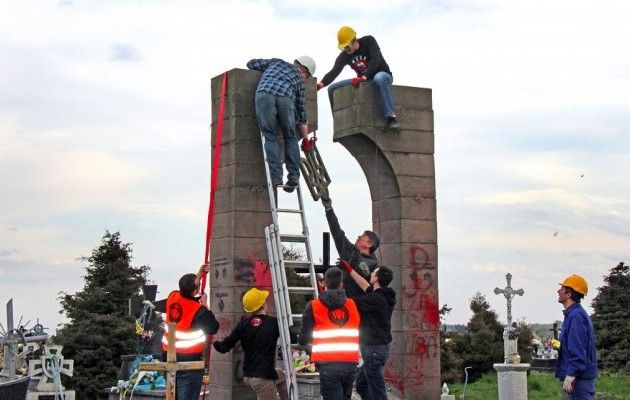 Польша получает резкий ответ: заявление Вятровича