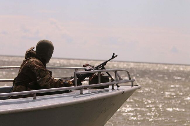 Росія готується зайти до Маріуполя з моря