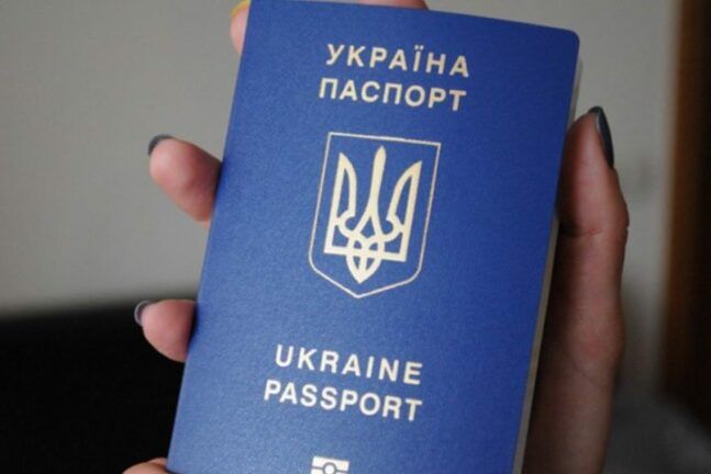 Безвиз с ЕС: в Киеве огромные очереди за биометрическими паспортами