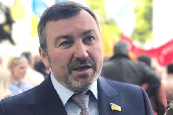 Нардеп Відродження вручив голові ВРУ підписи на підтримку законопроекту для чорнобильців